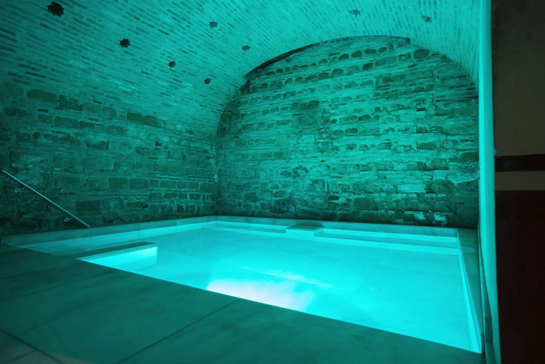 Piscina illuminata